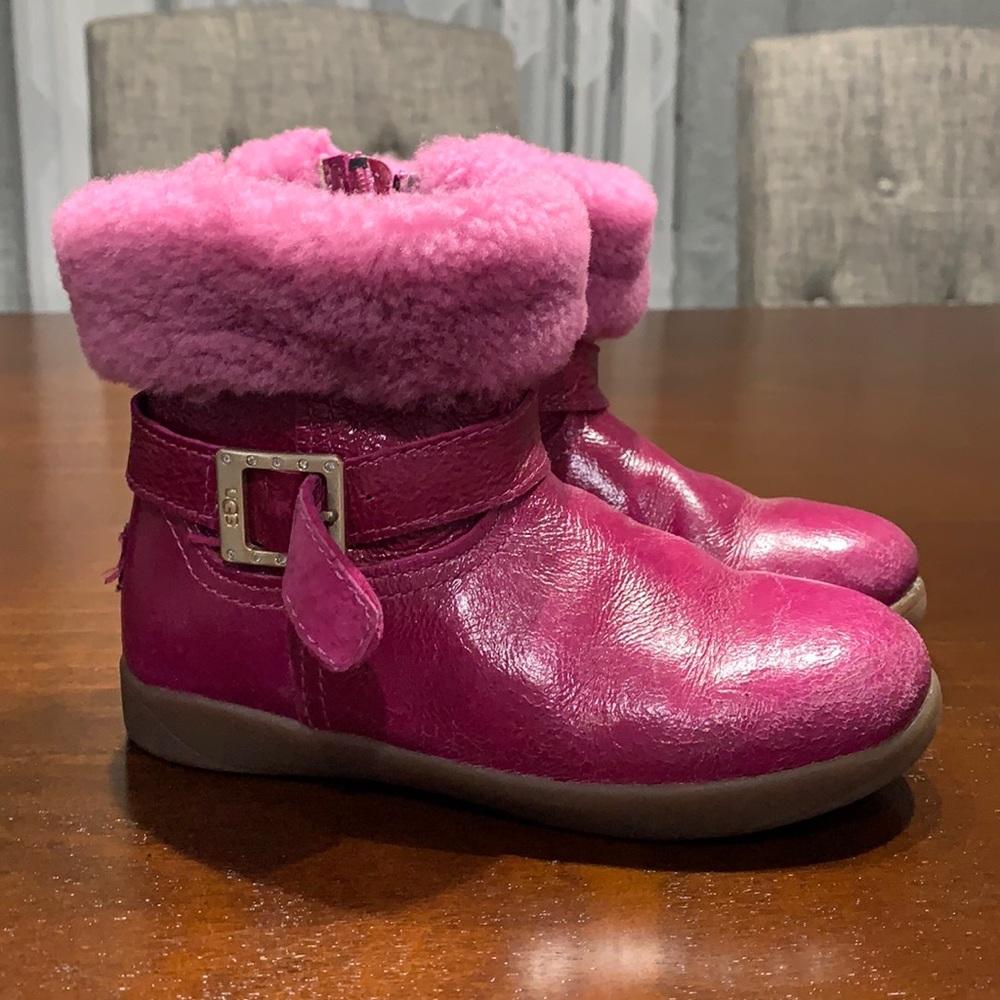 Size 10 girls Ugg’s